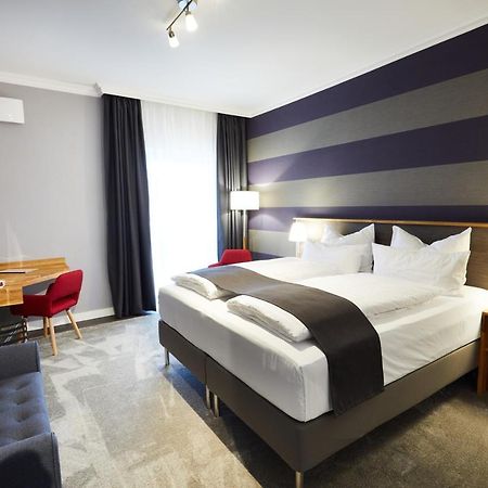 Hotel Garni Am Schloss Kottenheim Екстериор снимка