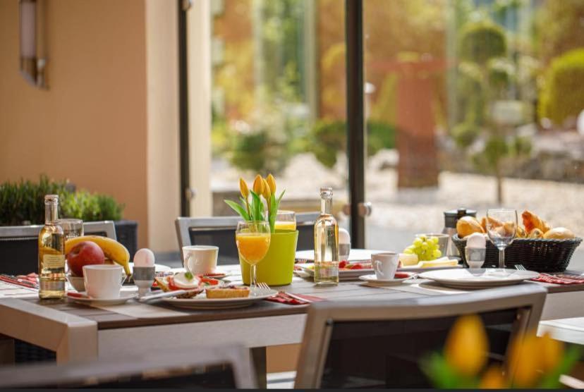 Hotel Garni Am Schloss Kottenheim Екстериор снимка