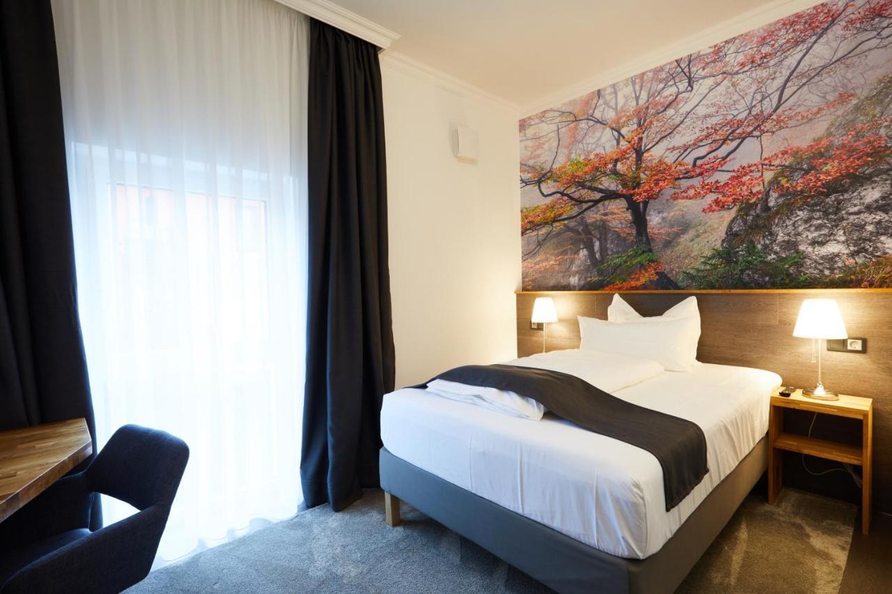 Hotel Garni Am Schloss Kottenheim Екстериор снимка