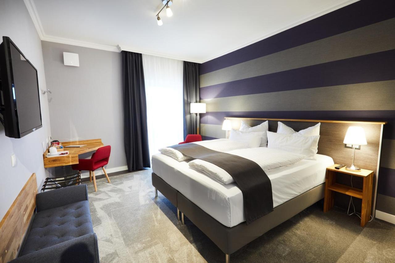 Hotel Garni Am Schloss Kottenheim Екстериор снимка